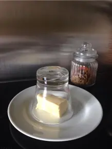 Harte und kalte Butter schnell streichfähig