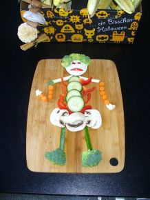 Gemüseskelett für das Halloween Buffet