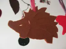 Herbstliches Mobile mit Filzanhängern
