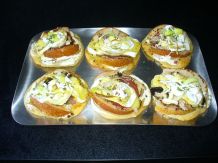 Herbstlich belegte Aufbackbrötchen