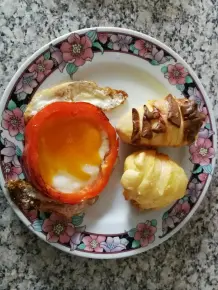 Gebackene Käsekartoffel mit Paprika Spiegelei