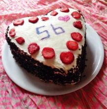 Erdbeersahnetorte in Herzform