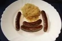 Nürnberger Bratwürste mit Sauerkraut