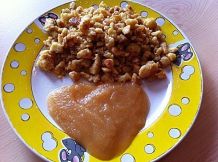 Semmelschmarrn mit Apfelmus