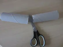 Toilettenrollen werden zur Geschenkverpackung