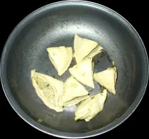 Salatteller mit Maultaschen und Hähnchenbrustfilet