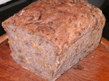 Brot mit Hokkaidokürbis und Walnüssen