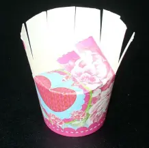 Kleine Geschenkboxen aus Pappbechern basteln