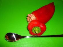 Längliche Spitzpaprika leicht füllen