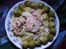 Geräuchertes Lachsforellenfilet in Senf-Meerrettich-Soße