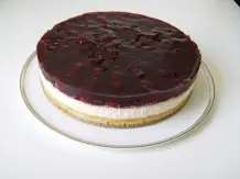 Schmandtorte mit Kirschen