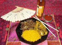 Rindfleisch mit Zwiebeln und asiatischem Gemüse