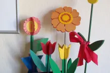 Der Frühling wird eingeladen - Frühlingsgesteck