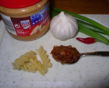 Erdnusssoße für "Sahnegulasch" - einfach und schnell