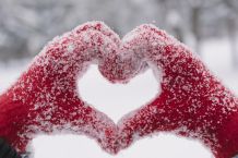 Improvisierte Schneehandschuhe