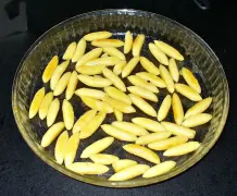 Porreetorte: Überbackener Porree mit Hack und Schupfnudeln