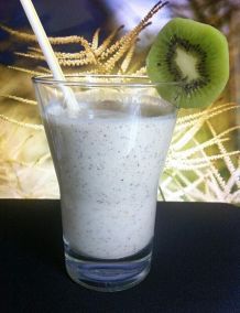 Leckerer Kiwi-Shake mit Honig