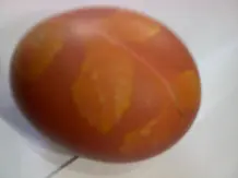 Ostereier mit Naturmaterialien färben und verzieren