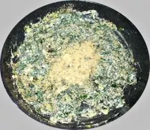 Filet mit Spinatkruste auf deftigen Speck-Bratkartoffeln