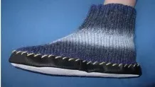 Socken oder Hüttenschuhe ohne komplizierte Ferse stricken