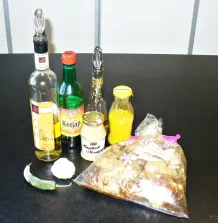 Marinierte gebackene Hähnchenflügel mit Sesam