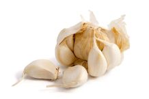 Knoblauchzehen ganz leicht schälen