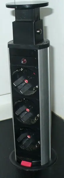 Produkttipp: Versenkbare Steckdosenleiste