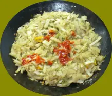 Weißkohl-Hähnchenbrust mit Kimchi nach europäischer Art