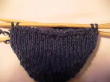 Sneakerssocken stricken: mit der Ferse beginnen