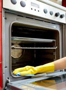 Backofen glänzend sauber mit dm Backofenreiniger