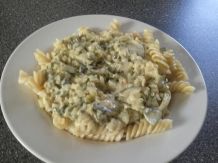 Nudeln mit Gurkensoße