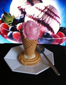 Eiswaffel wird zum essbaren Eisbecher