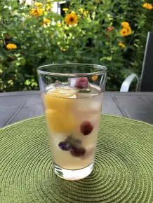 Saft einfrieren: Eiswürfel aus Fruchtsaftresten