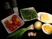 Herzhafte Kartoffelpfanne mit grünen Bohnen & Käse - vegetarisch