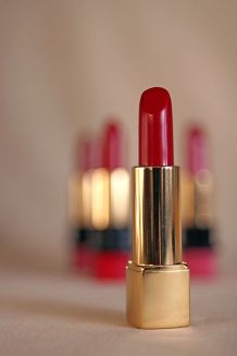 Erste Anzeichen von Lippenherpes