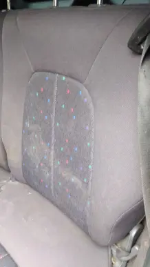 Autositze mit Rasierschaum reinigen