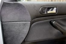 Kunststoffteile am alten Auto: Farbe auffrischen