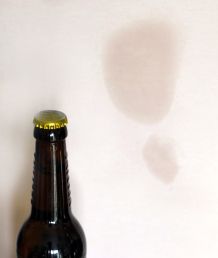 Bierfleck auf Kleidung entfernen
