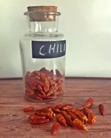 Chili schneiden - Hände schützen