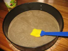 Torten und Kuchen besser vom Backpapier lösen