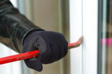 Hochsaison für Einbrecher: So schützt man sein Zuhause