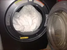 Weiche duftende Wäsche aus dem Trockner