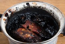 Backpulver gegen eingebrannte Töpfe