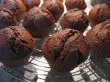 Schoko-Muffins mit Twix-Stückchen