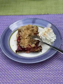 Pflaumenkuchen vom Blech mit Butterstreuseln