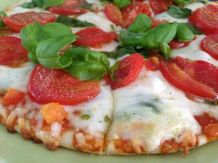 Mozzarella Tiefkühlpizza aufpimpen