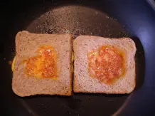 Frühstücksei im Toast
