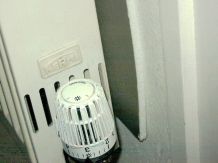 Kosten sparen mit Dämmung hinter dem Heizkörper