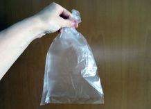 Plastiktüte gegen Schluckauf