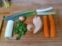 Bohnensuppe mit frischen Hackfleischbällchen